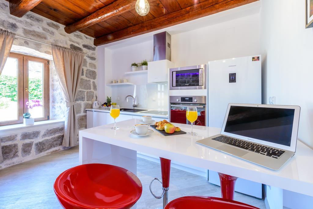 None And Nono Apartment *